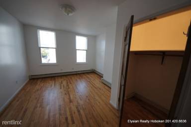 Main picture of 701 Adams St