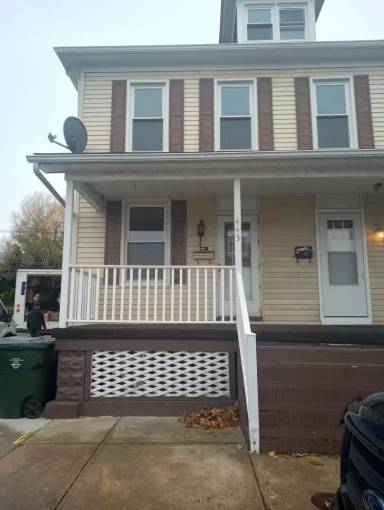 Main picture of 443 Ridge Ave