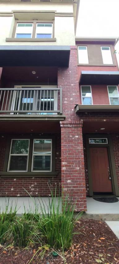 Main picture of 1581 Lee Pl