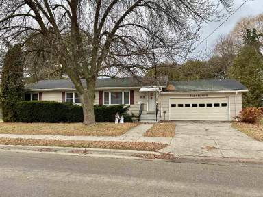 Main picture of 145 Hattie St