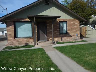 Main picture of 156 SE 9th St