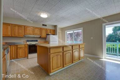 Main picture of 2412 SW Miles Ct