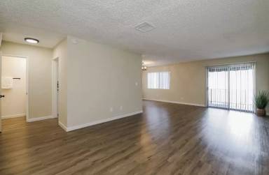 Main picture of Royal Oaks Apartments