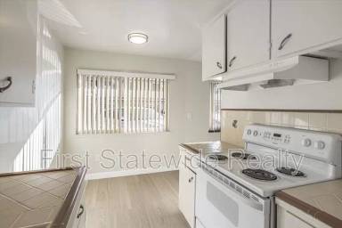 Main picture of 2136 Monroe St
