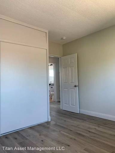 Main picture of 1303 W 106th St