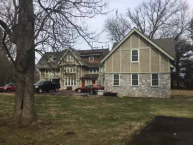 Main picture of 400 S Main St