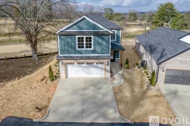 Main picture of 207 Monroe Dr