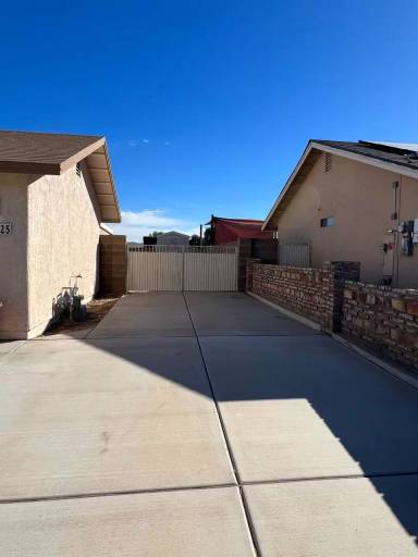 Main picture of 11525 S Chaparral Dr
