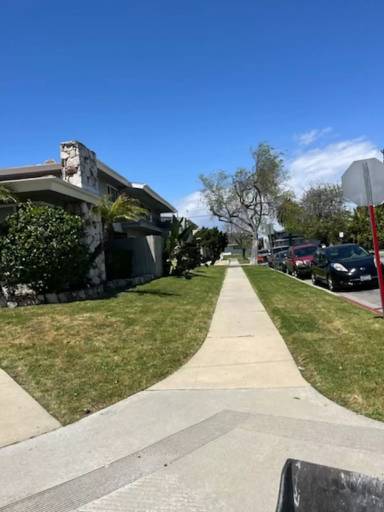 Main picture of 2901 W Rosecrans Ave