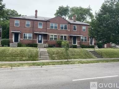 Main picture of 1042 Northwest Blvd
