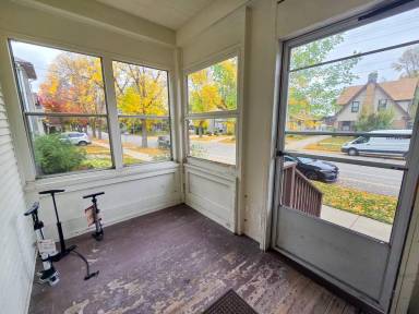 Main picture of 1113 Drake St