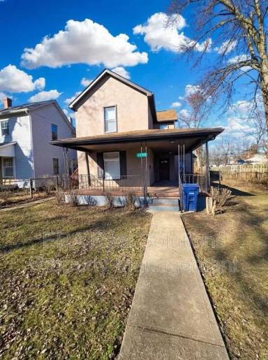 Main picture of 1892 Denune Ave