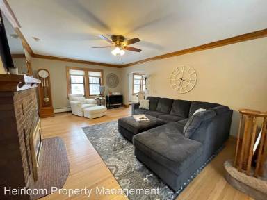 Main picture of 220 Snelling Ave