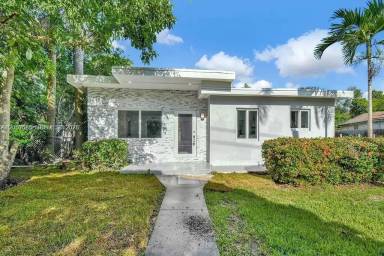 Main picture of 7902 SW 67th Ave