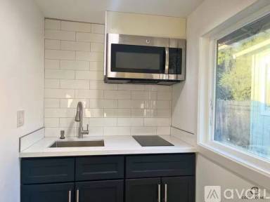 Main picture of 1373 Highland Blvd