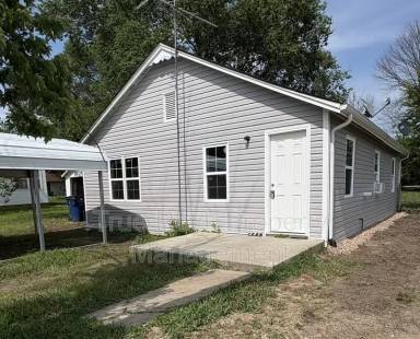 Main picture of 221 N Walnut