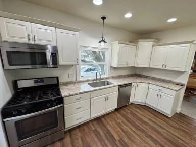 Main picture of 417 Albany Ave NE