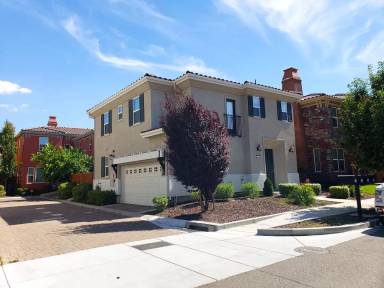 Main picture of 2106 Carrara St