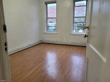 Main picture of 444 Avenue X