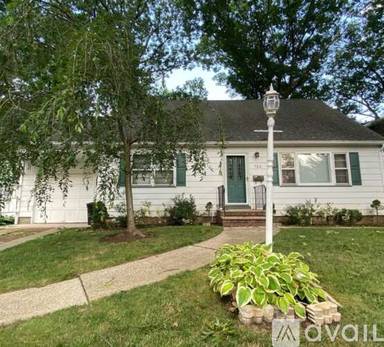 Main picture of 724 Clawson St