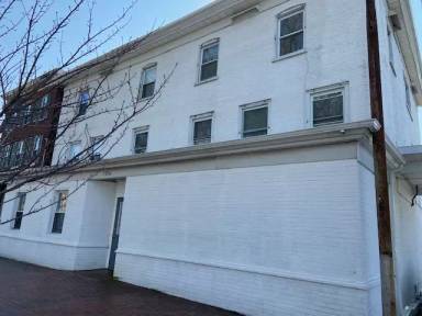 Main picture of 109 S Bridge St