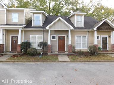 Main picture of 213 Amy Ln
