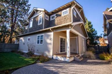 Main picture of 1690 NW Lepage Pl