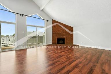 Main picture of 3432 S Locust St