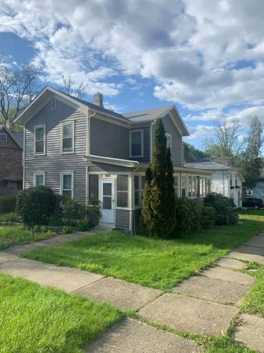 Main picture of 101 W 3rd St