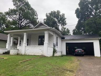 Main picture of 709 Warner Ave