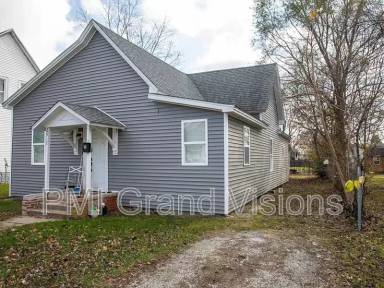 Main picture of 2917 Pine Ave