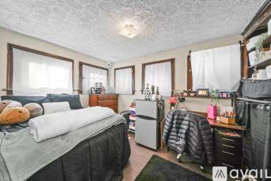 Main picture of 114 Linden St
