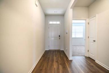 Main picture of 405 Airlie Vista Ln