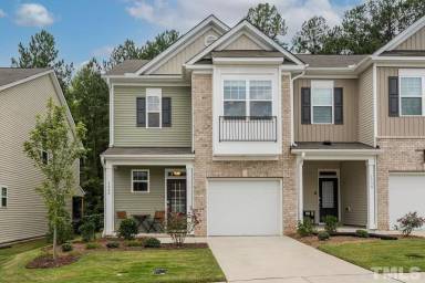 Main picture of 1013 Brightskies St