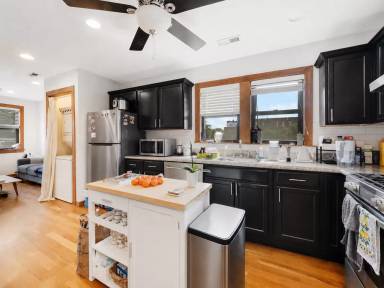 Main picture of 1148 W Belmont Ave