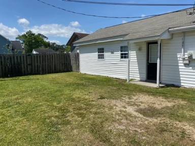 Main picture of 115 Sanders St