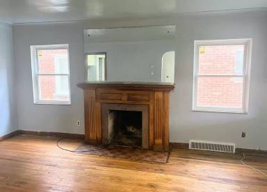 Main picture of 17695 Albion St