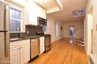 Main picture of 226 E 25th St