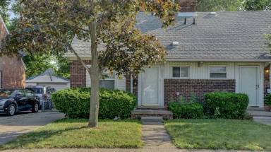 Main picture of 19933 Moross Rd