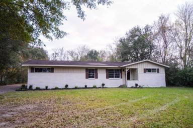 Main picture of 9205 Phelan Blvd