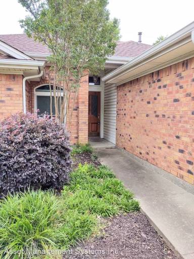 Main picture of 620 Meadow Ln