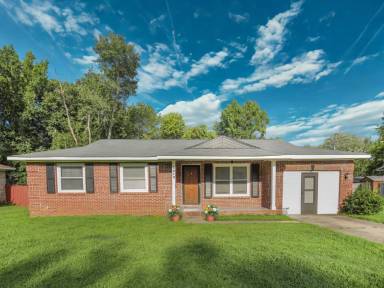 Main picture of 6210 Sandia Blvd NW