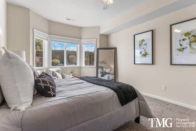 Main picture of Seasons on 4th Avenue