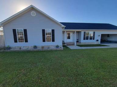 Main picture of 106 Annie Rd