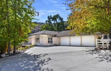 Main picture of 6 Buckskin Ct
