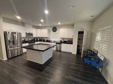 Main picture of 647 Las Dunas St