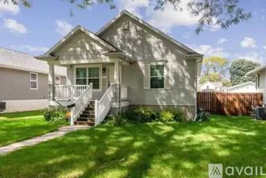 Main picture of 814 F Ave NW