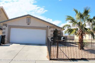 Main picture of 1945 Simmons St