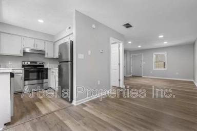 Main picture of 2637 Highway 11 W