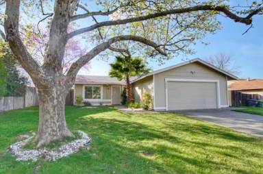 Main picture of 6825 Duckling Way
